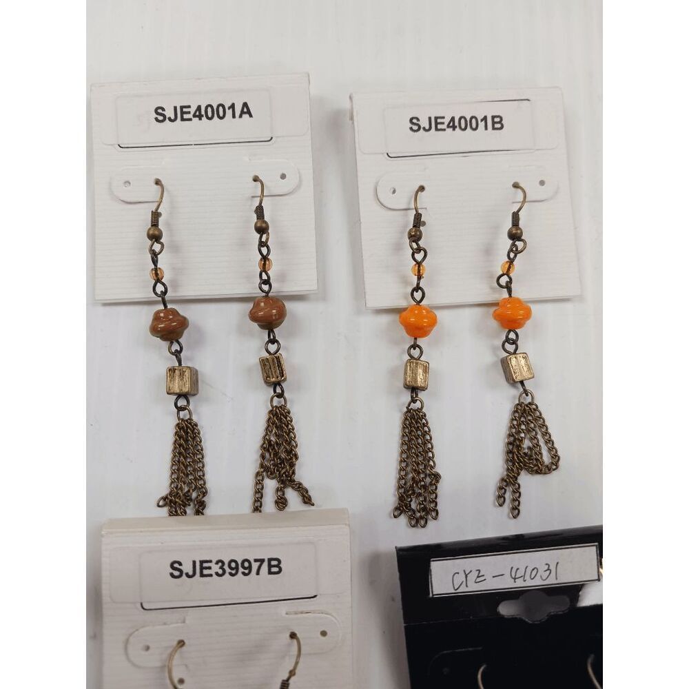 Lot of 4 Cottage Core 70s Groovy Dangle Earrings - Picture 7 of 8